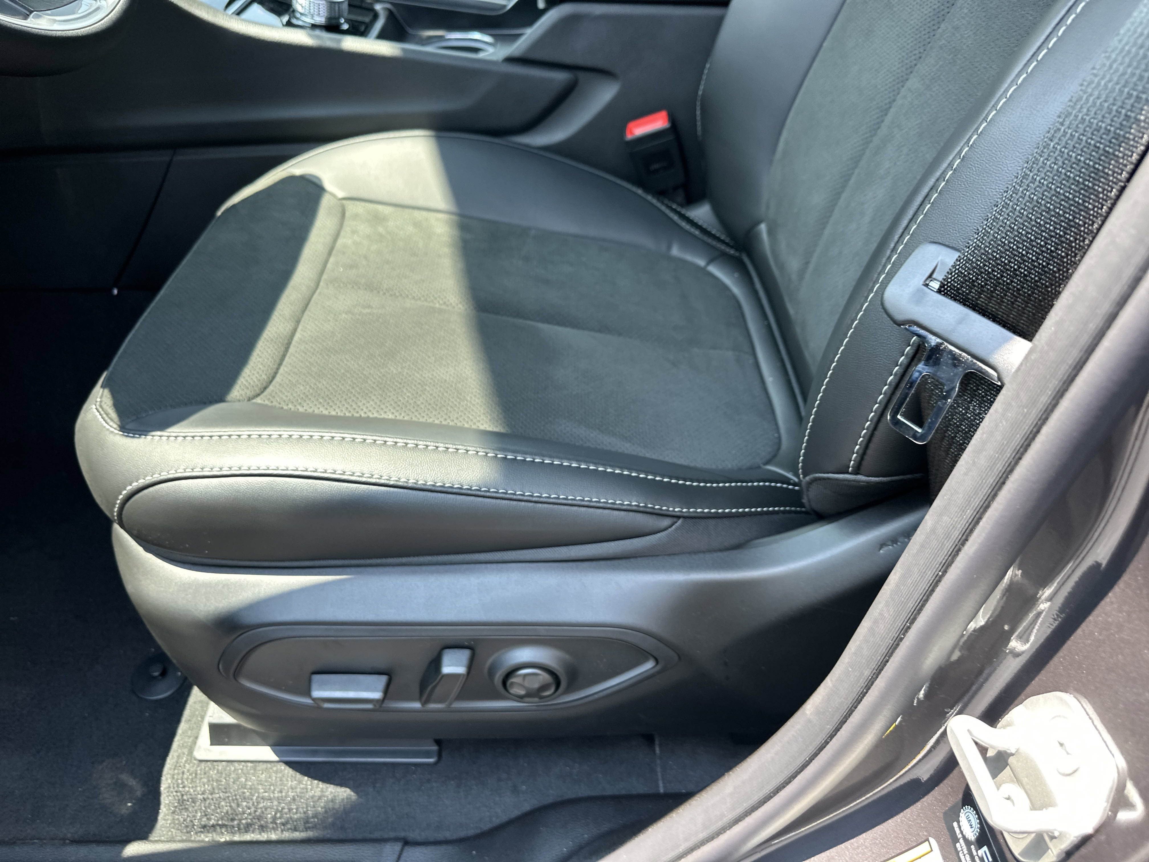 New 2025 Jeep Grand Cherokee L Altitude image 21