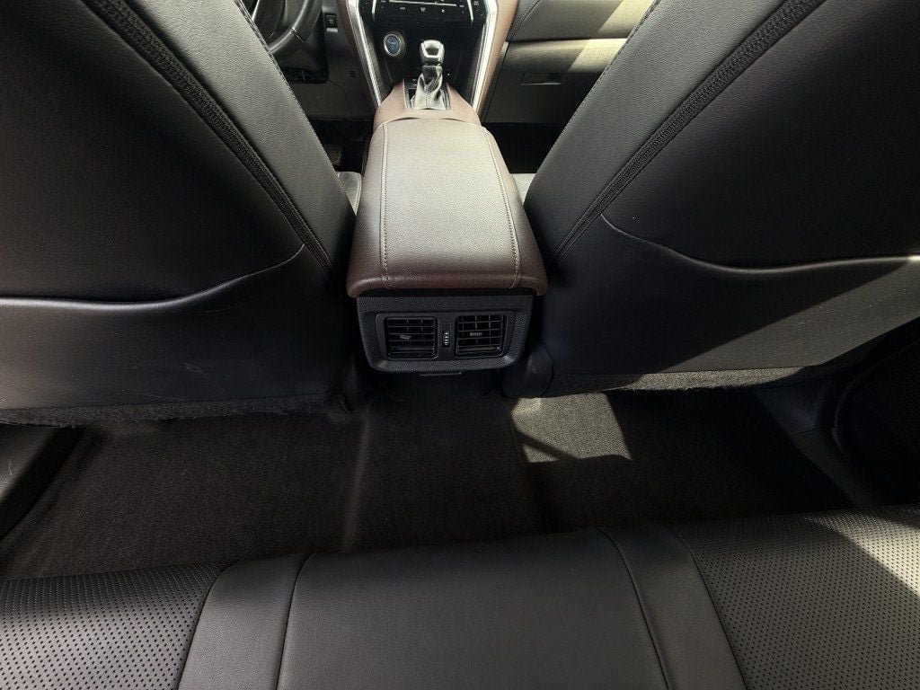 Used 2021 Toyota Venza XLE w/ Softex Package AWD/4WD image 30