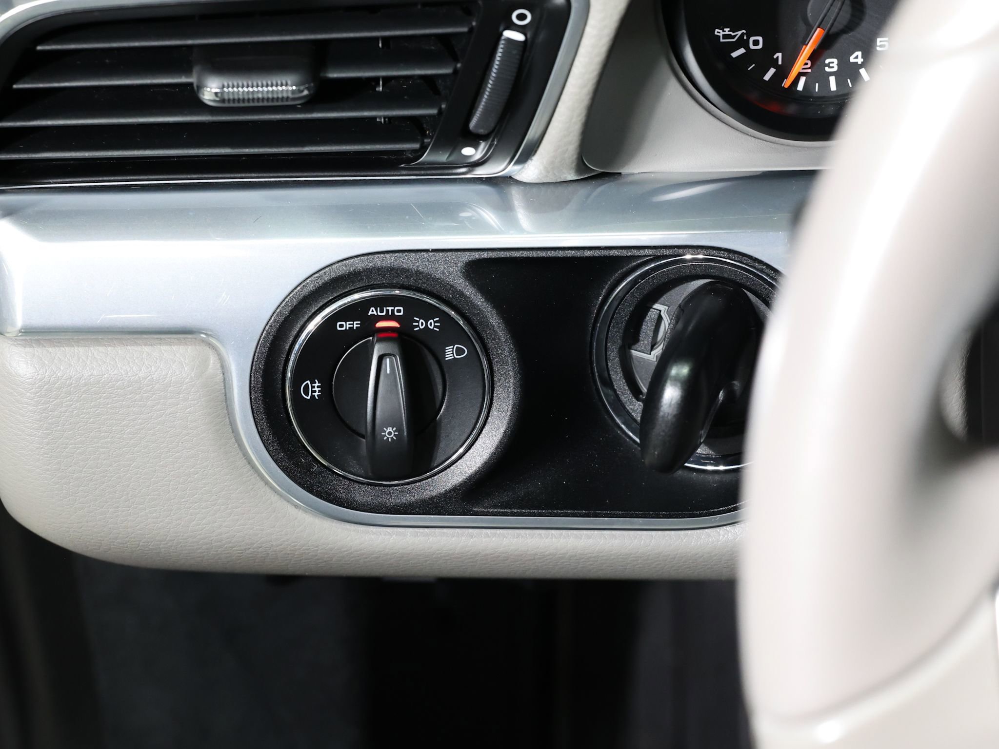 Used 2013 Porsche 911 Carrera image 46