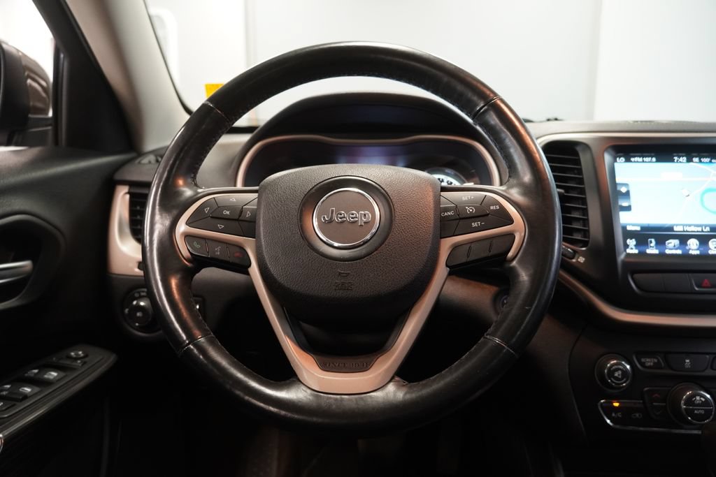 Used 2014 Jeep Cherokee Limited AWD/4WD image 18