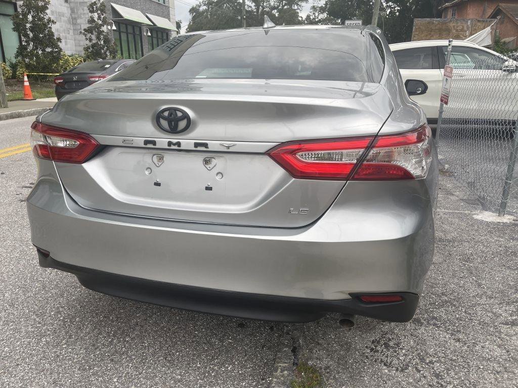 Used 2019 Toyota Camry LE FWD image 10