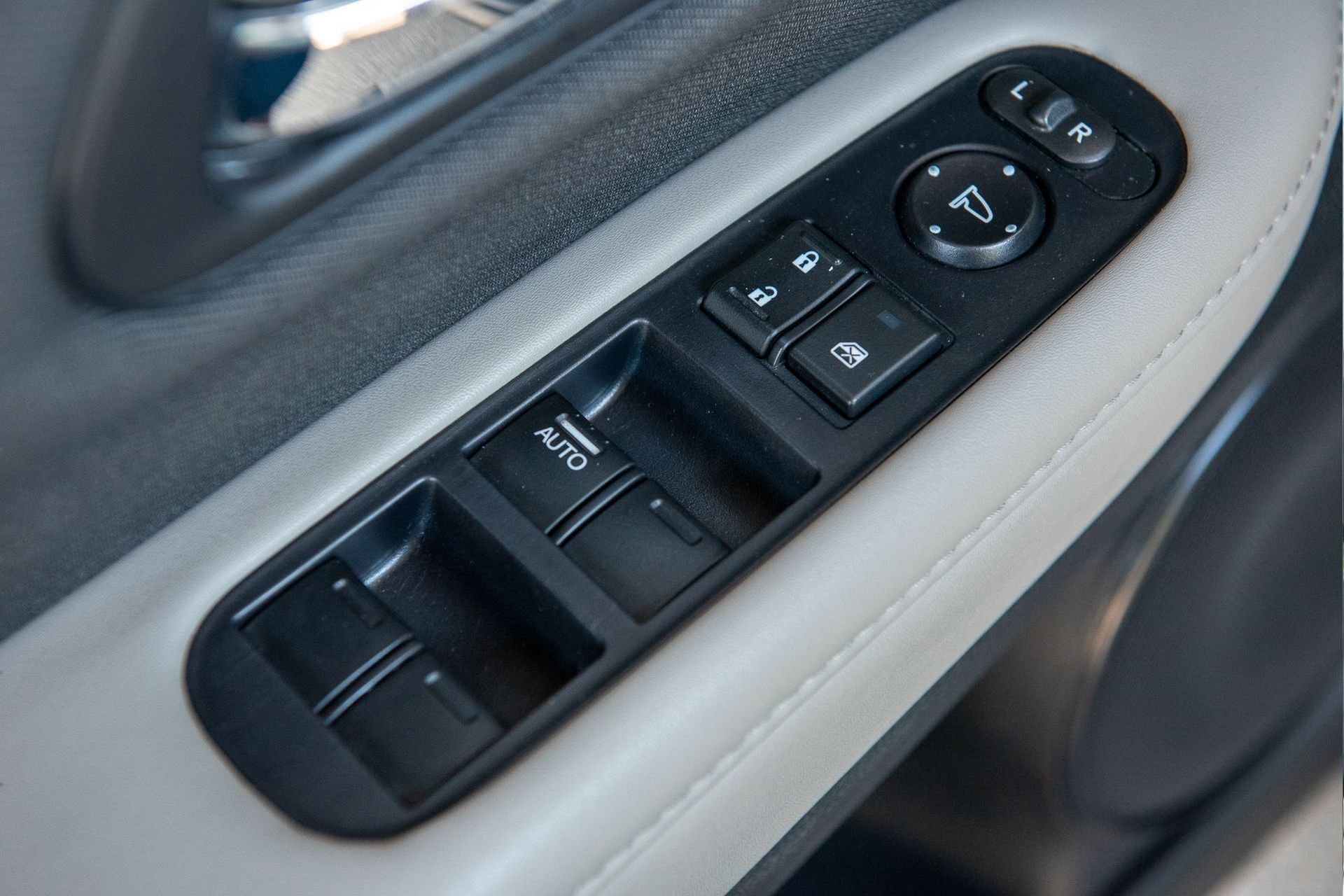 Used 2022 Honda HR-V LX image 28