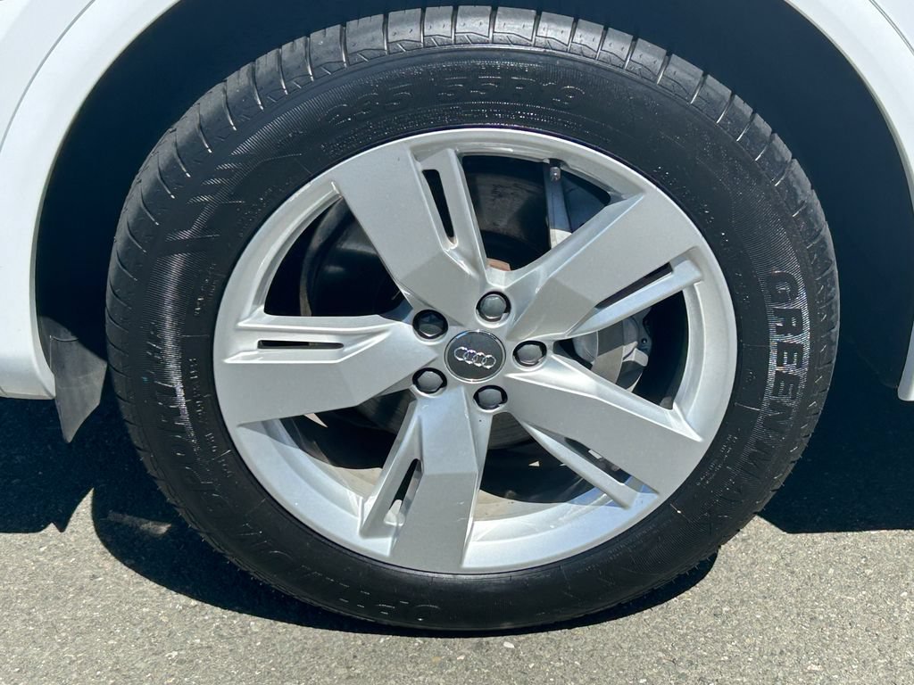 Used 2019 Audi Q5 2.0T Premium Plus w/ Premium Plus Package AWD/4WD image 9