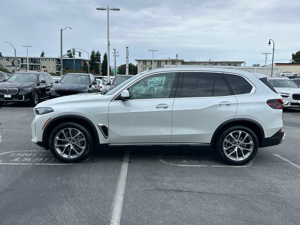 Used 2026 BMW X5 xDrive40i w/ Premium Package AWD/4WD image 2