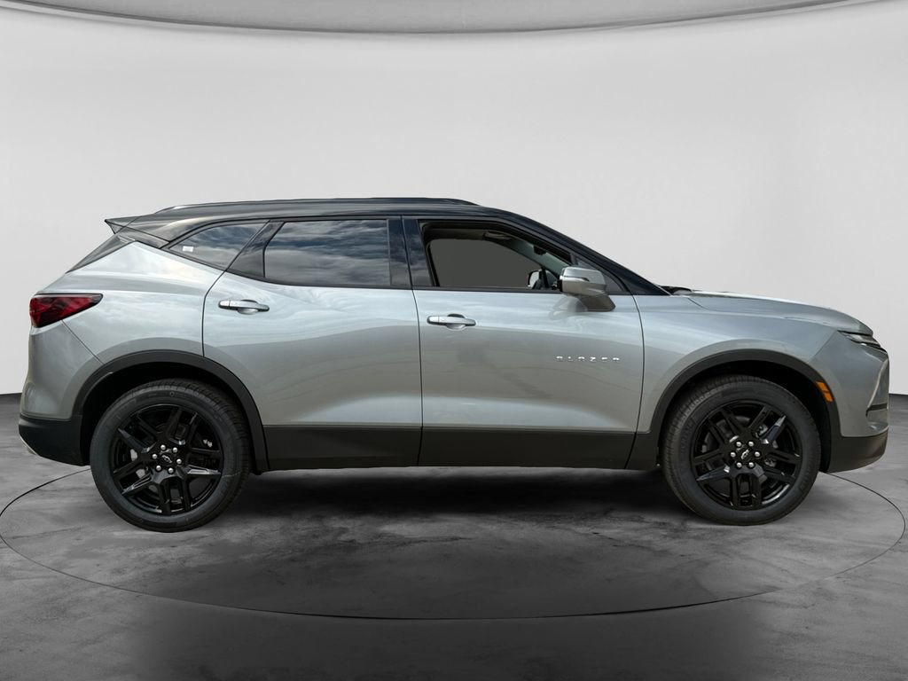 New 2026 Chevrolet Blazer LT w/ Sound & Technology Package AWD/4WD image 9
