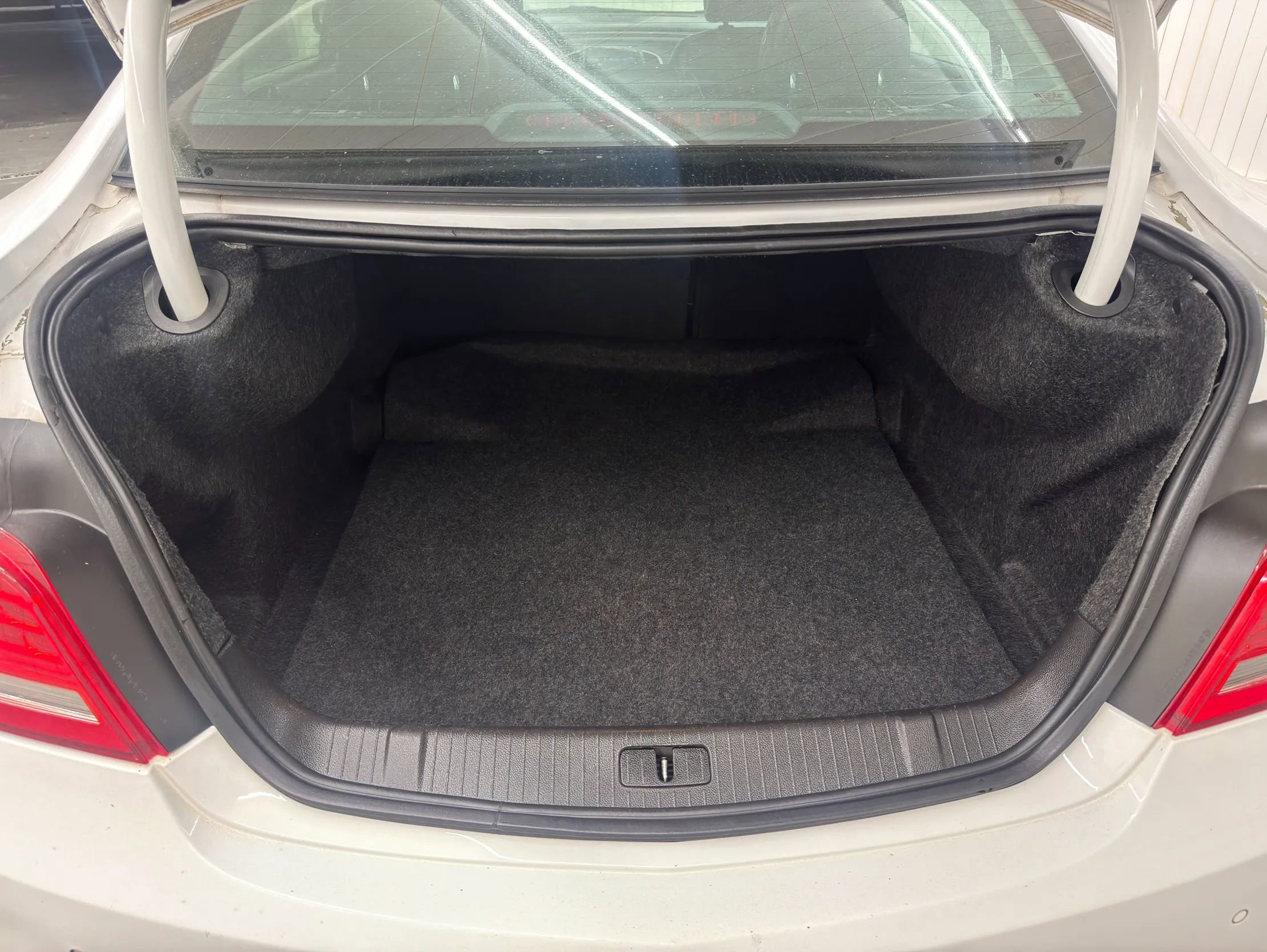 Used 2015 Buick LaCrosse Leather image 13