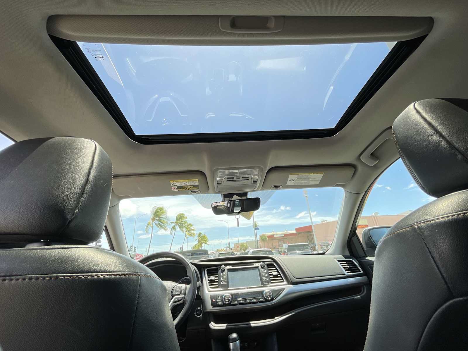 Used 2017 Toyota Highlander XLE FWD image 16