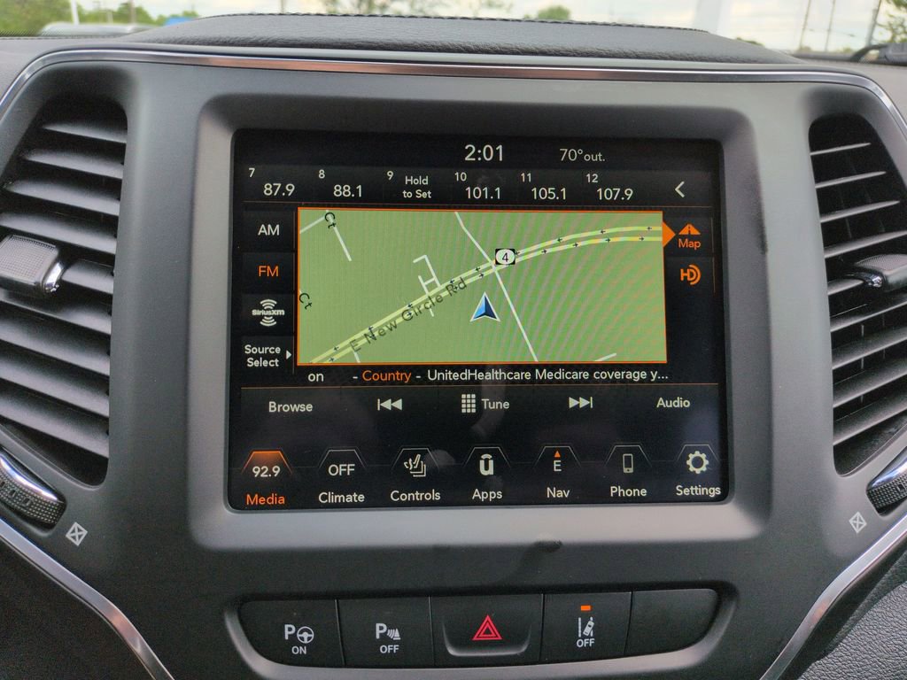 Used 2023 Jeep Cherokee Altitude Lux AWD/4WD image 19