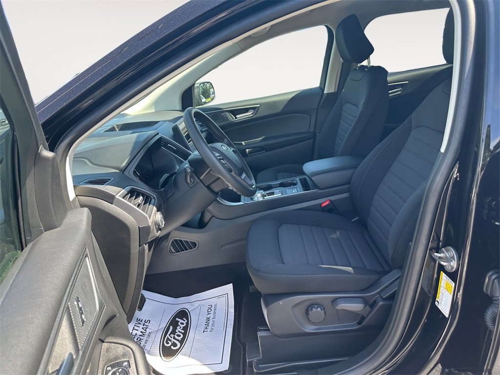 Used 2024 Ford Edge SE image 9