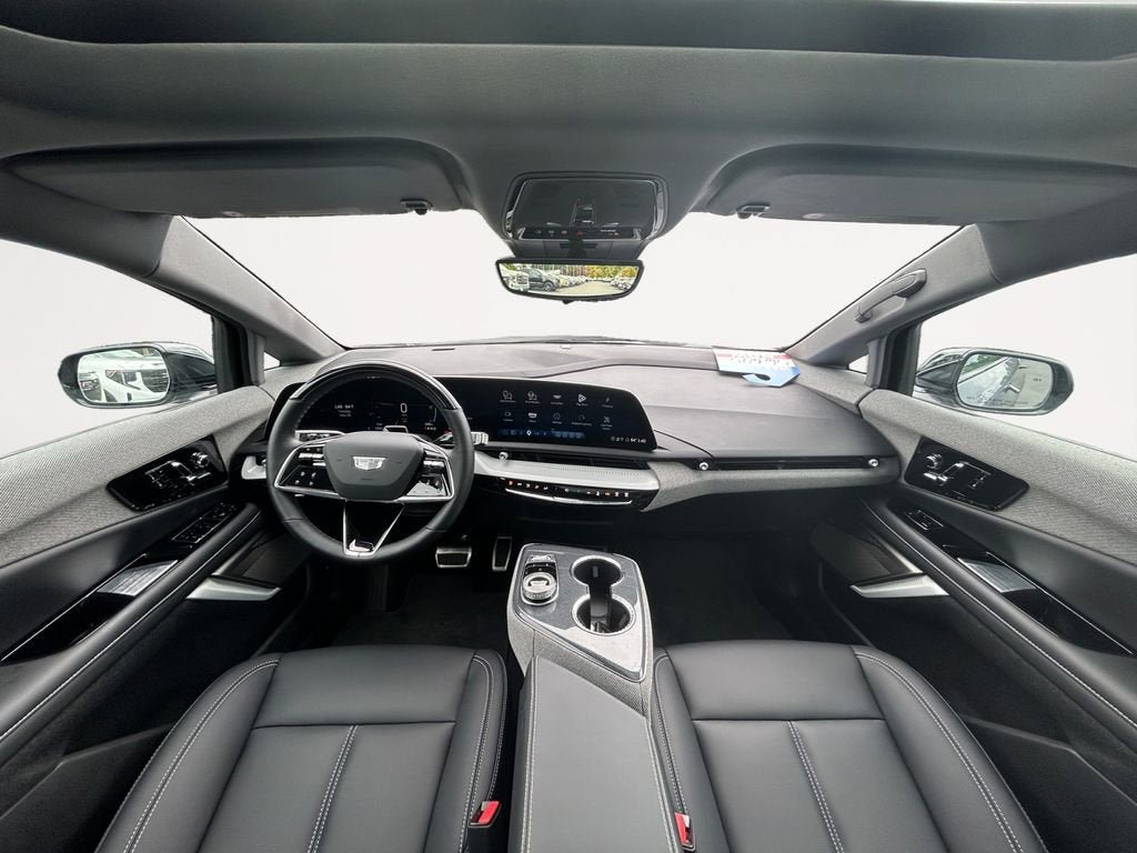 Used 2025 Cadillac Optiq Luxury 1 AWD/4WD image 20