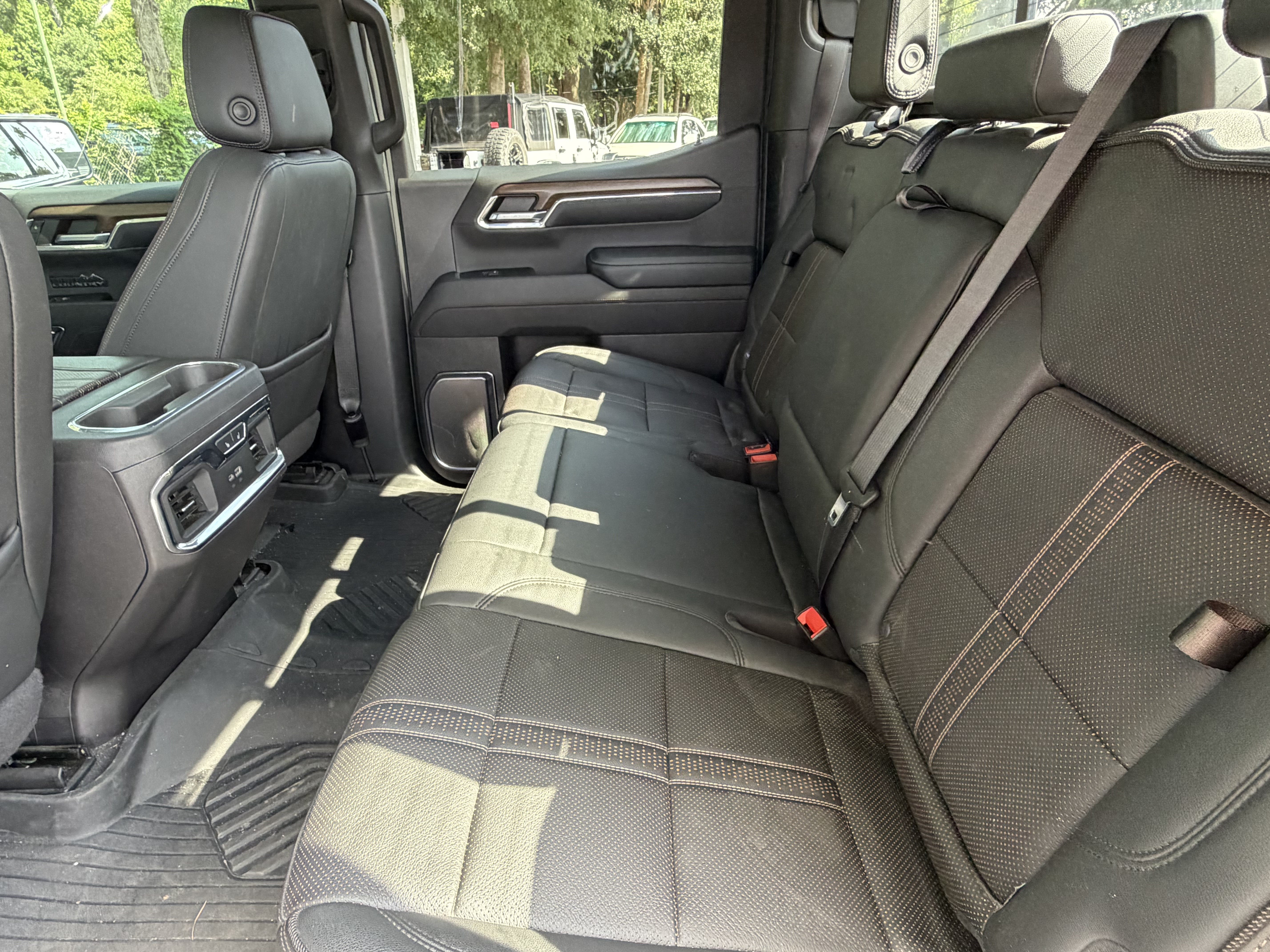 Used 2024 Chevrolet Silverado 1500 High Country w/ Z71 Off-Road Package AWD/4WD image 32