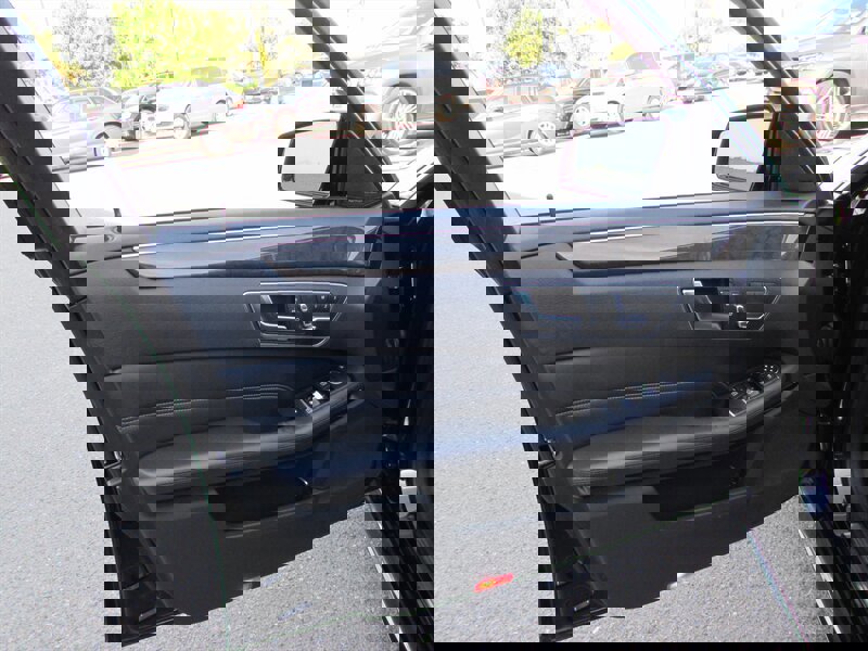 Used 2014 Mercedes-Benz E 350 Sedan image 5