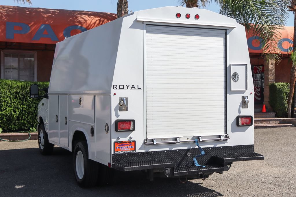 Used 2024 Ford E-350 and Econoline 350 Super Duty w/ Power Windows & Locks Group RWD image 6