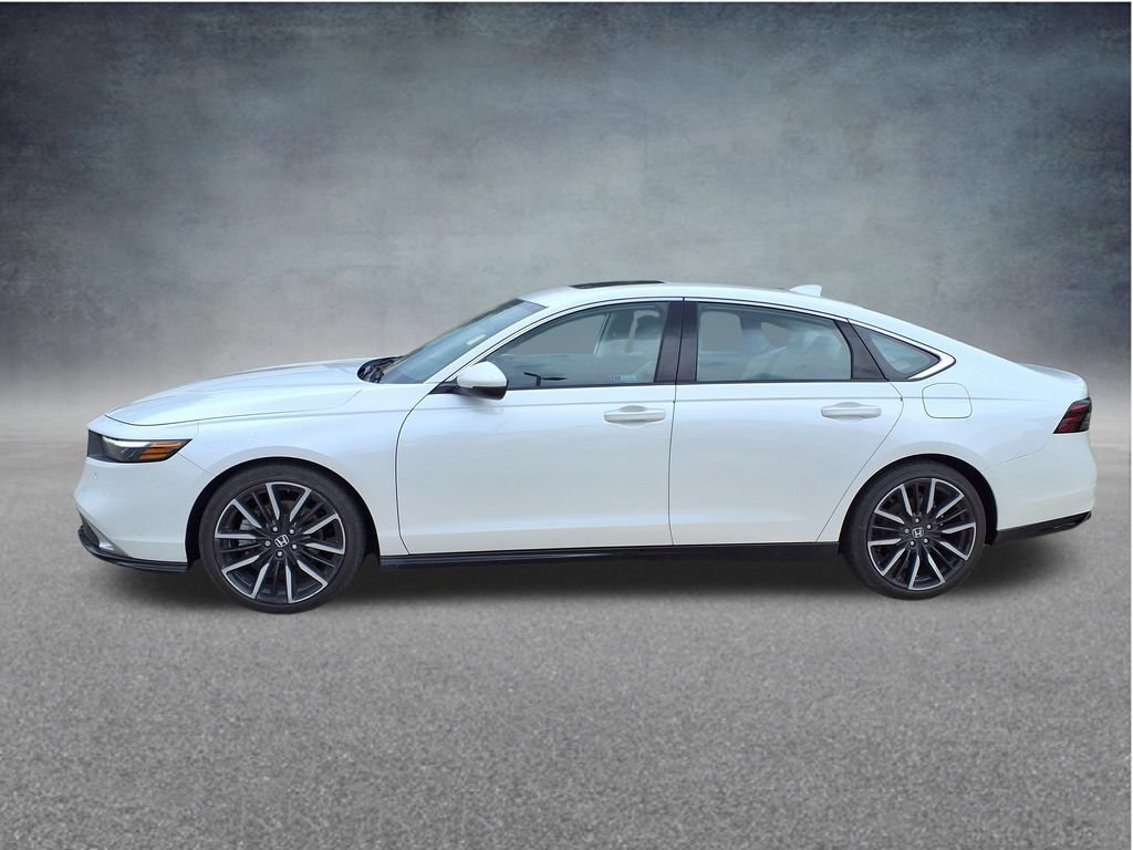 Used 2023 Honda Accord Touring image 2