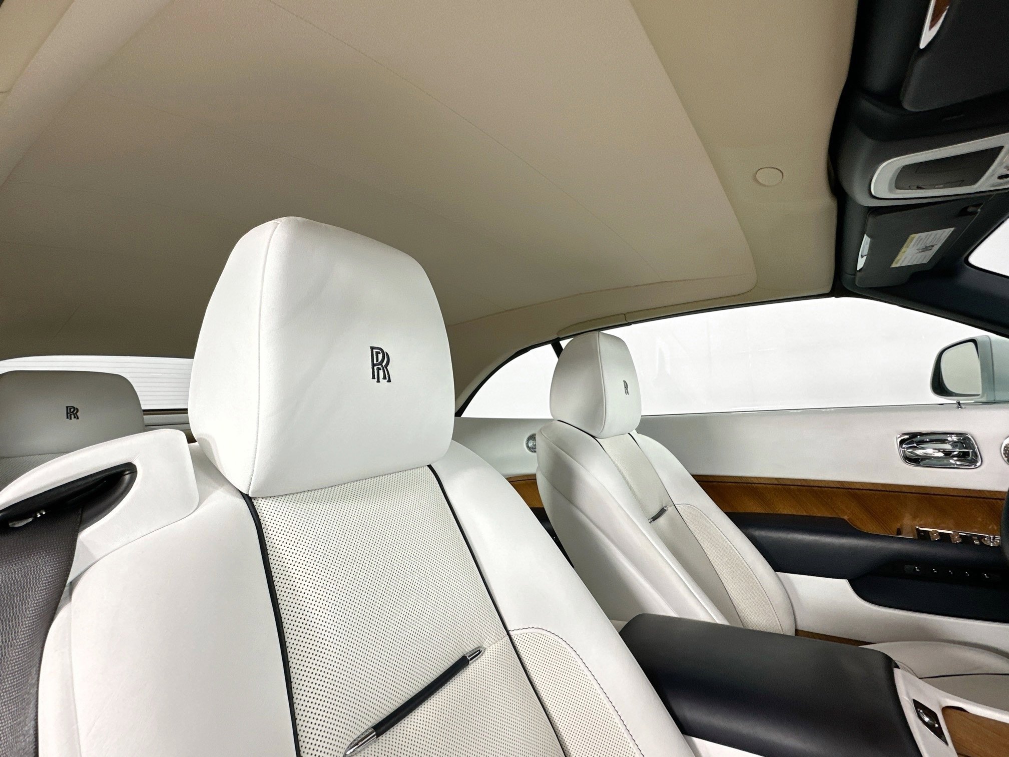 Certified 2018 Rolls-Royce Dawn image 22