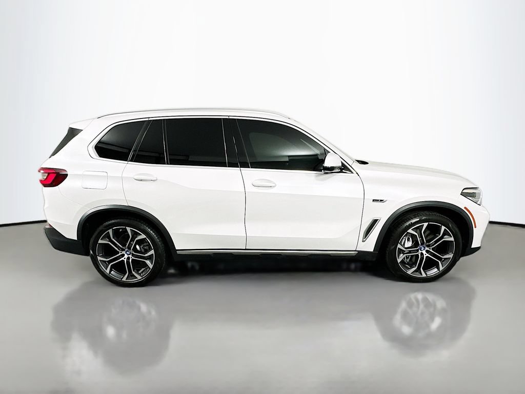 Used 2022 BMW X5 xDrive45e w/ Climate Comfort Package AWD/4WD image 4