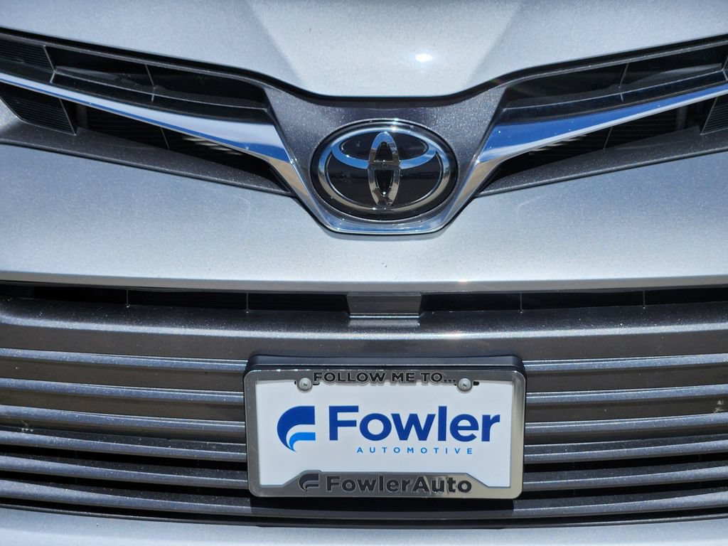 Used 2019 Toyota Sienna XLE Premium AWD/4WD image 12