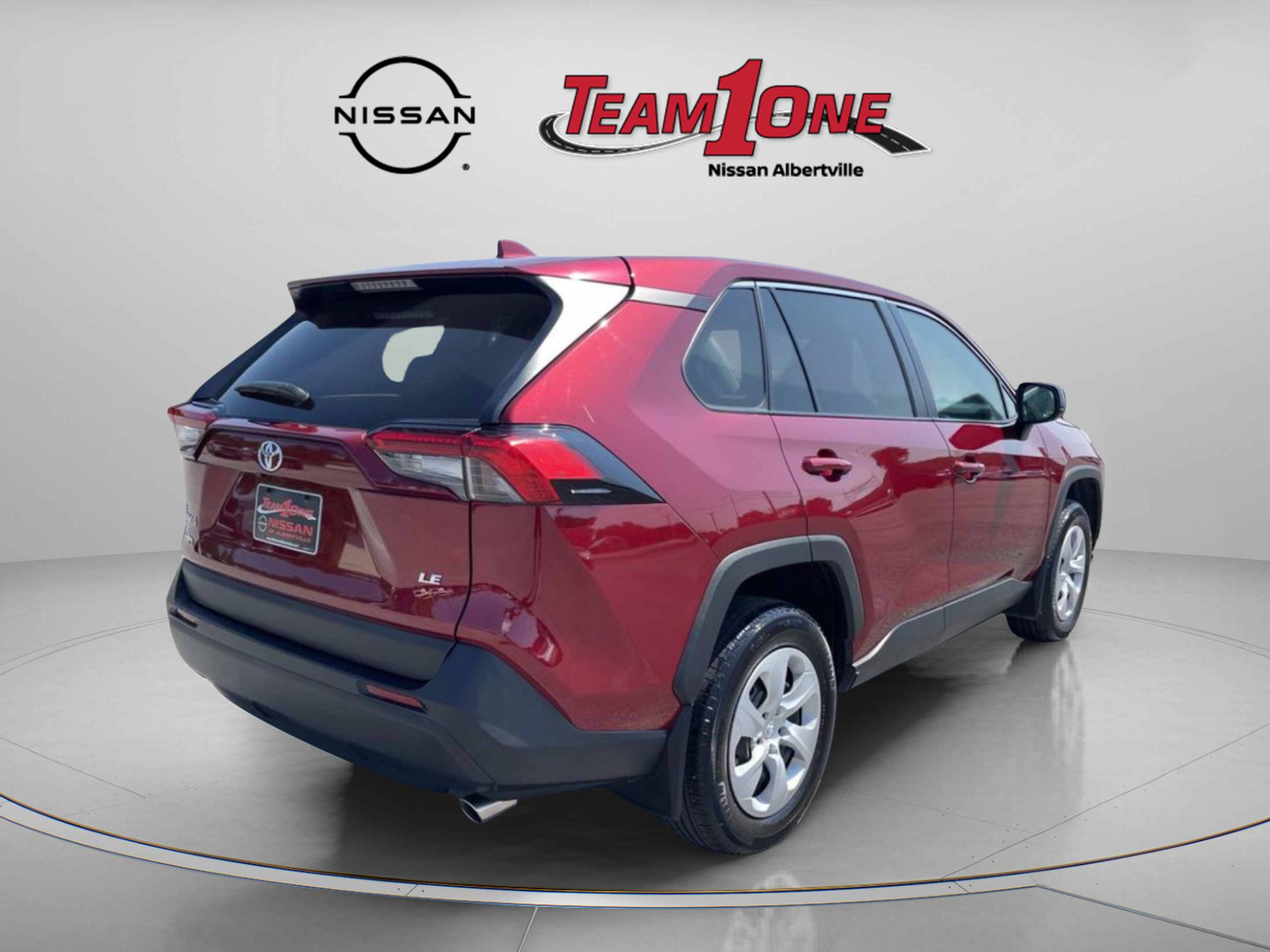 Used 2024 Toyota RAV4 LE FWD image 8