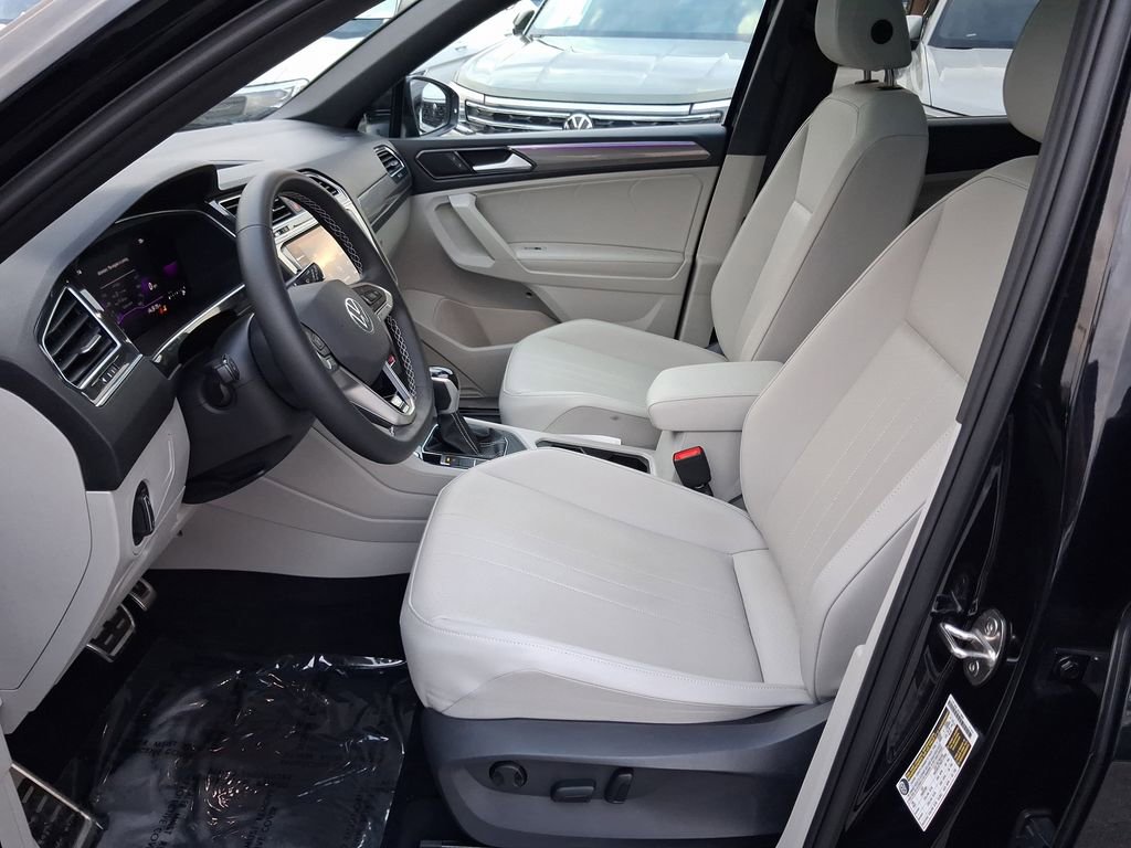 Used 2023 Volkswagen Tiguan SE R-Line FWD image 14