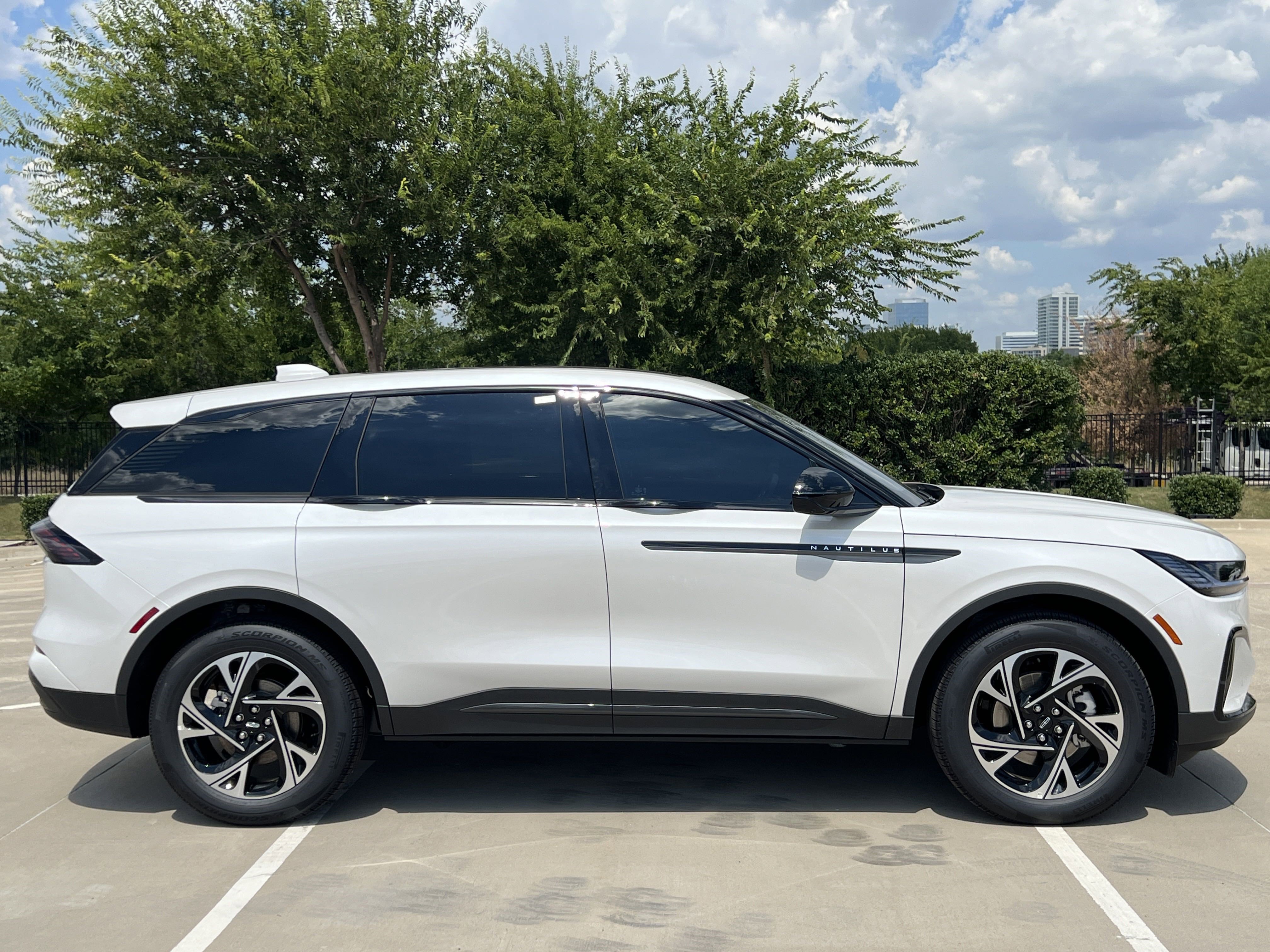 New 2025 Lincoln Nautilus Premier w/ Equipment Group 102A image 10