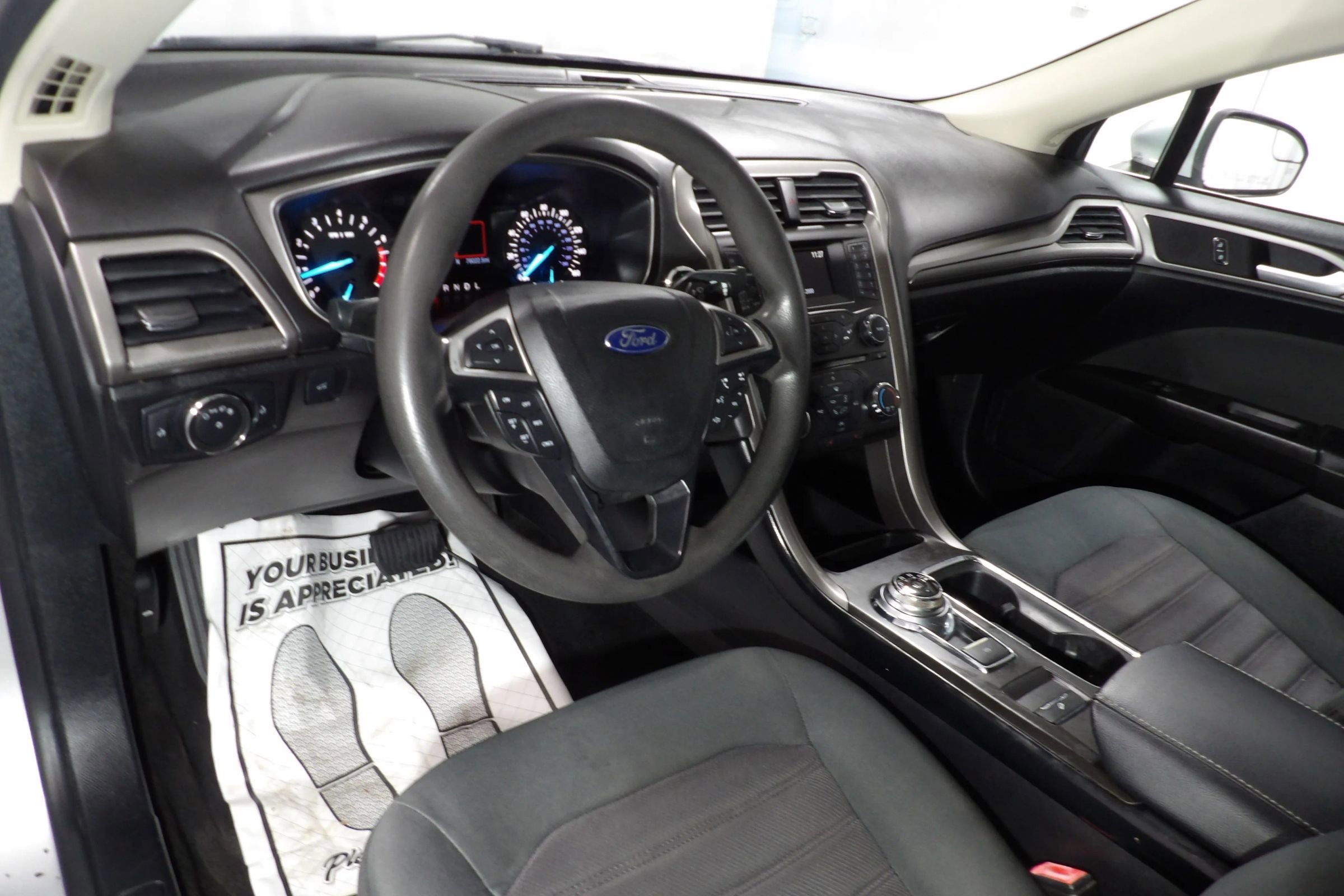 Used 2018 Ford Fusion SE image 10