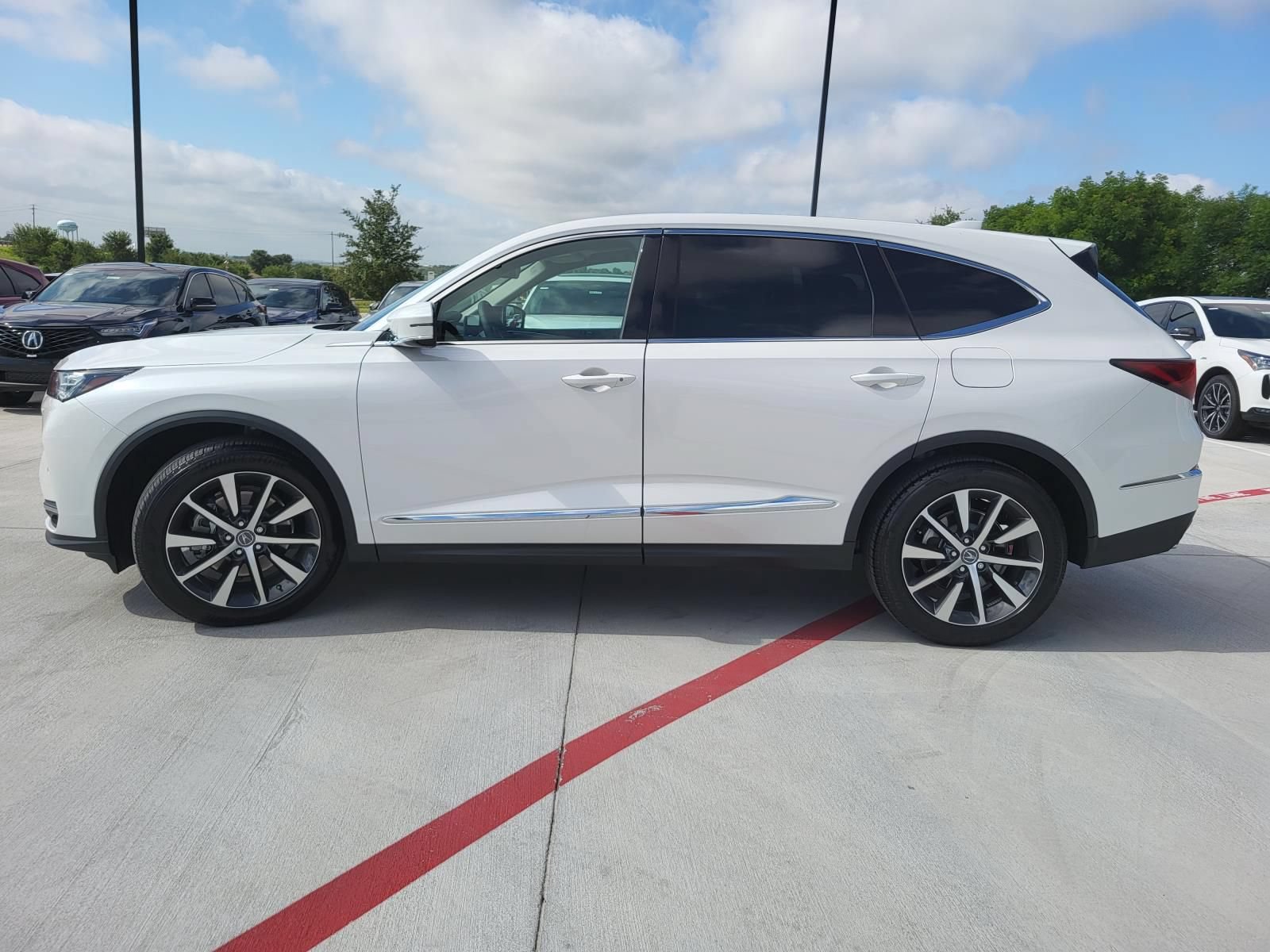 Used 2026 Acura MDX FWD w/ Technology Package image 3