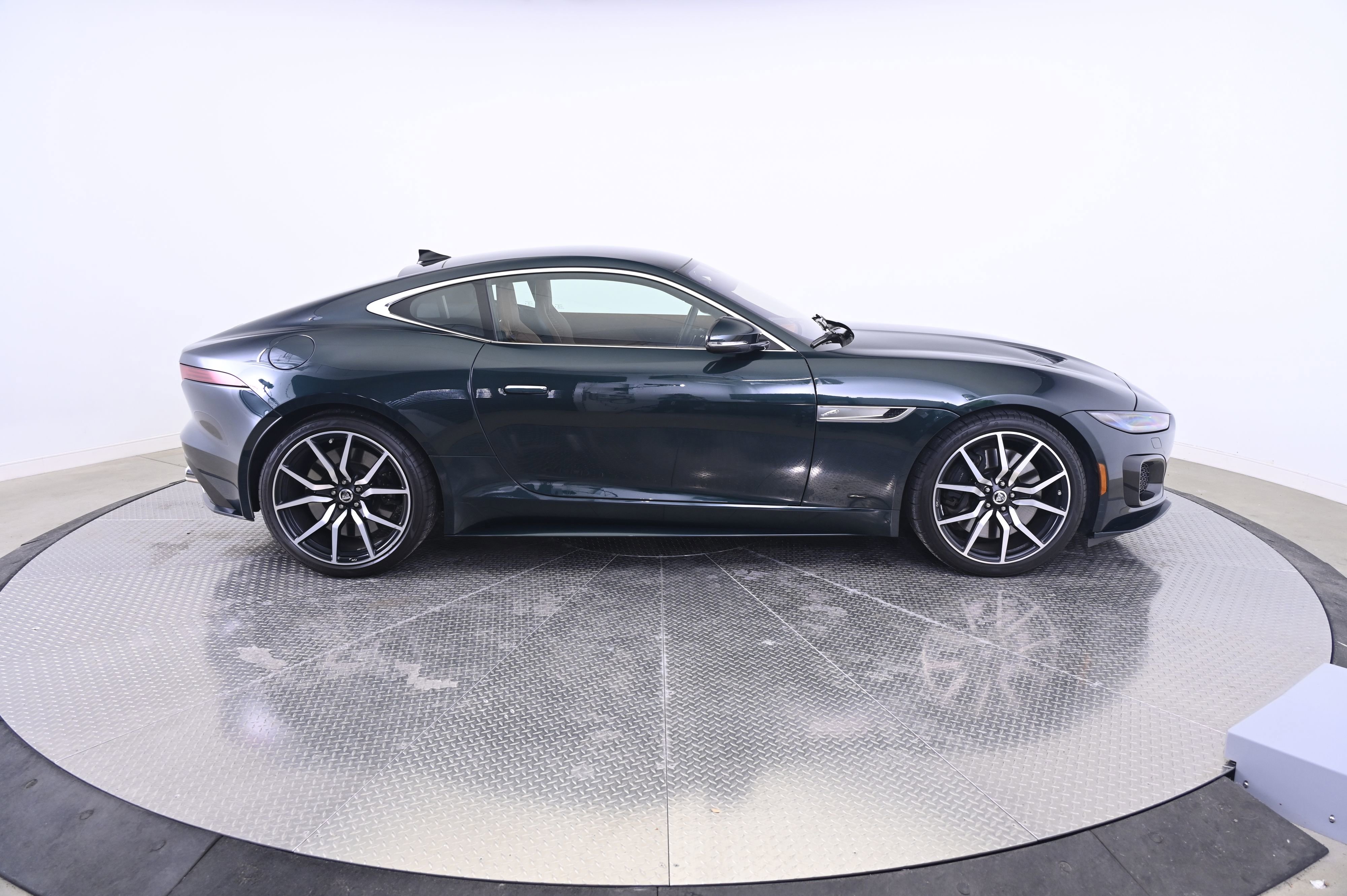 Used 2024 Jaguar F-TYPE R AWD/4WD image 8