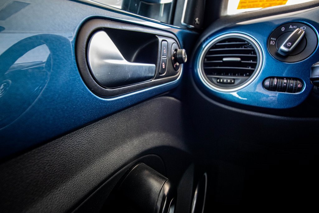 Used 2019 Volkswagen Beetle 2.0T SE image 25