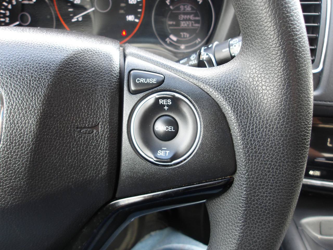 Used 2016 Honda HR-V EX image 17
