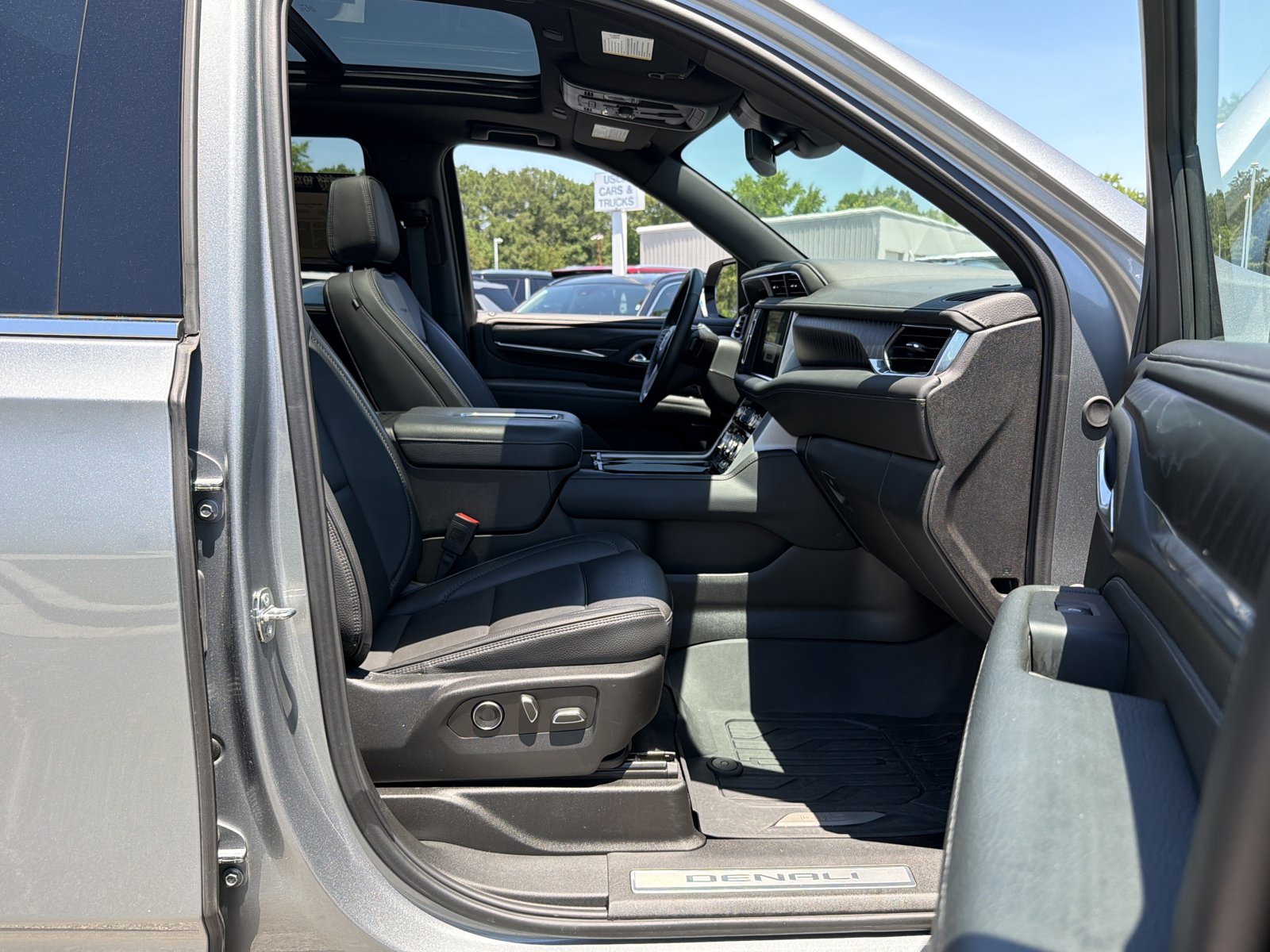 Used 2024 GMC Yukon Denali w/ Max Trailering Package AWD/4WD image 34