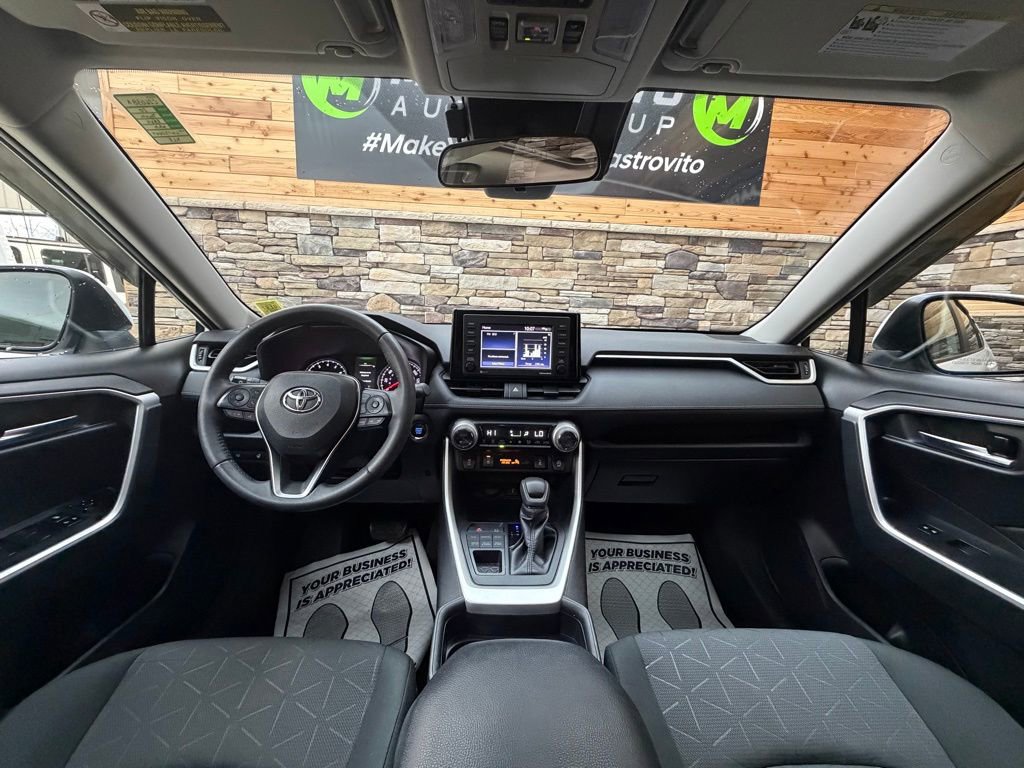 Used 2020 Toyota RAV4 XLE w/ Convenience Package image 16