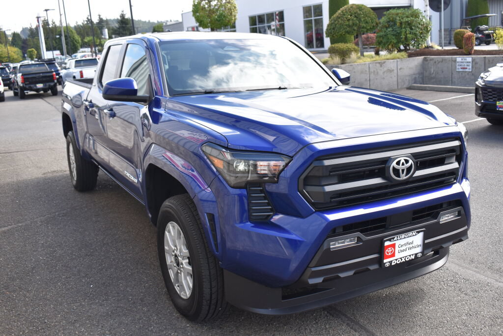 Certified 2025 Toyota Tacoma SR5 AWD/4WD image 3