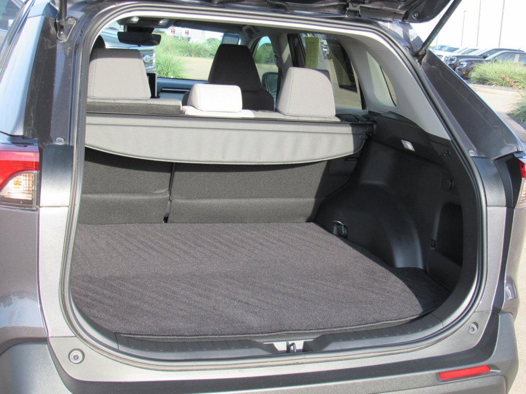 Used 2025 Toyota RAV4 XLE FWD image 17