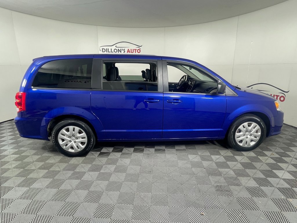 Used 2018 Dodge Grand Caravan SE w/ UConnect Hands-Free Group image 9