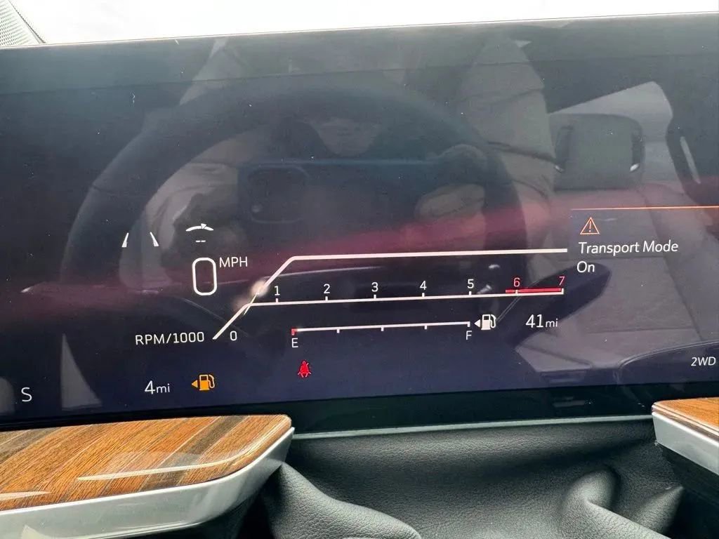 New 2026 Cadillac Escalade ESV Platinum Sport w/ LPO, ONYX Package image 26