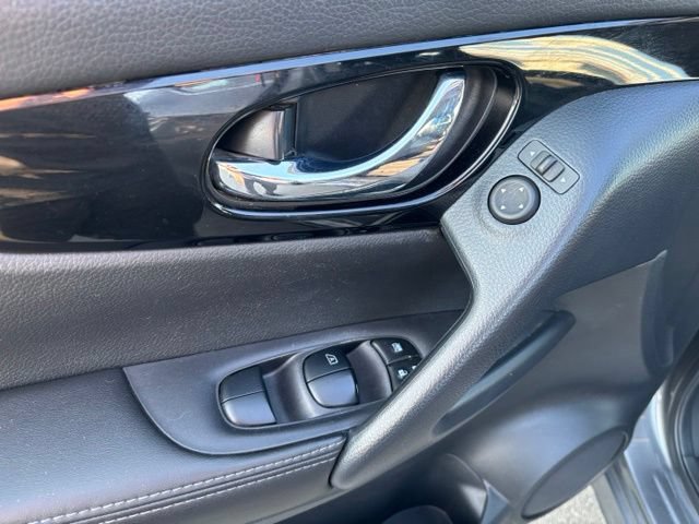 Used 2022 Nissan Rogue Sport SL AWD/4WD image 15