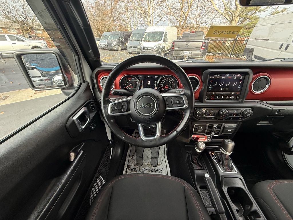 Used 2022 Jeep Gladiator Rubicon w/ Cold Weather Group image 17