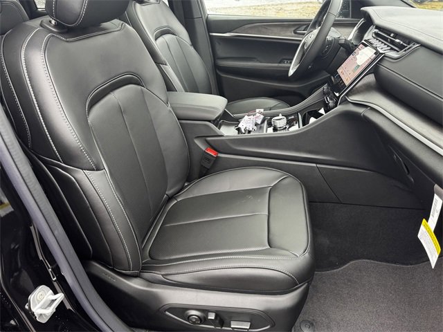 New 2025 Jeep Grand Cherokee L Limited w/ Luxury Tech Group II image 14