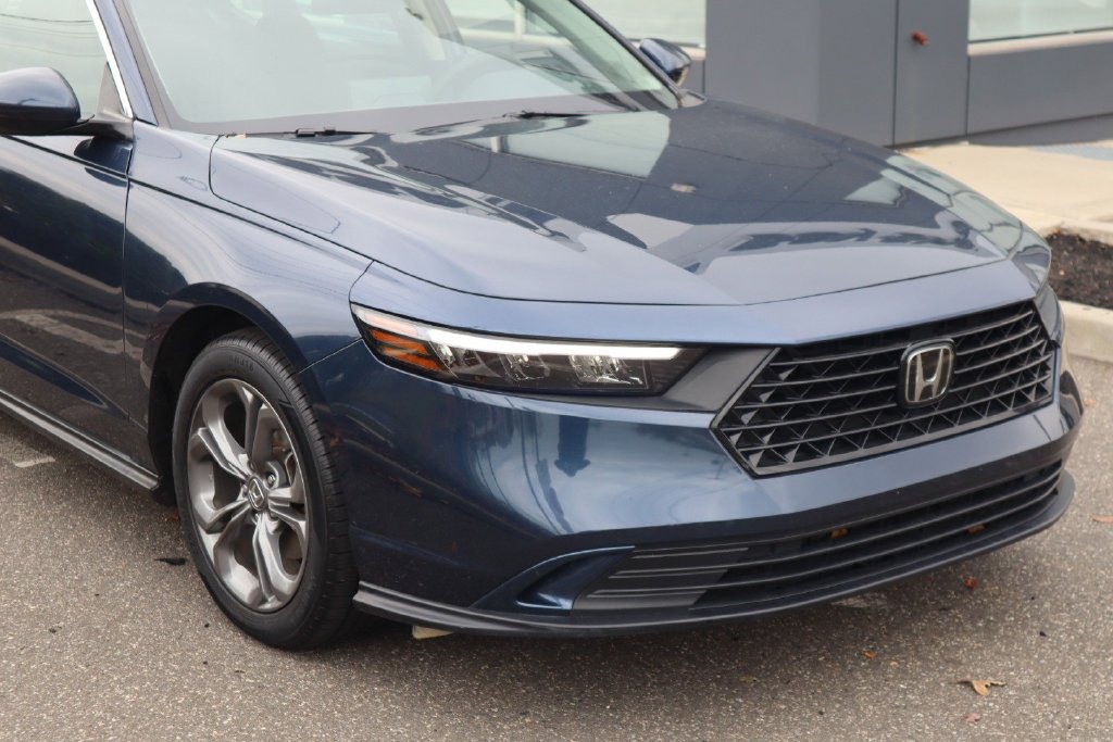 Used 2023 Honda Accord EX image 4