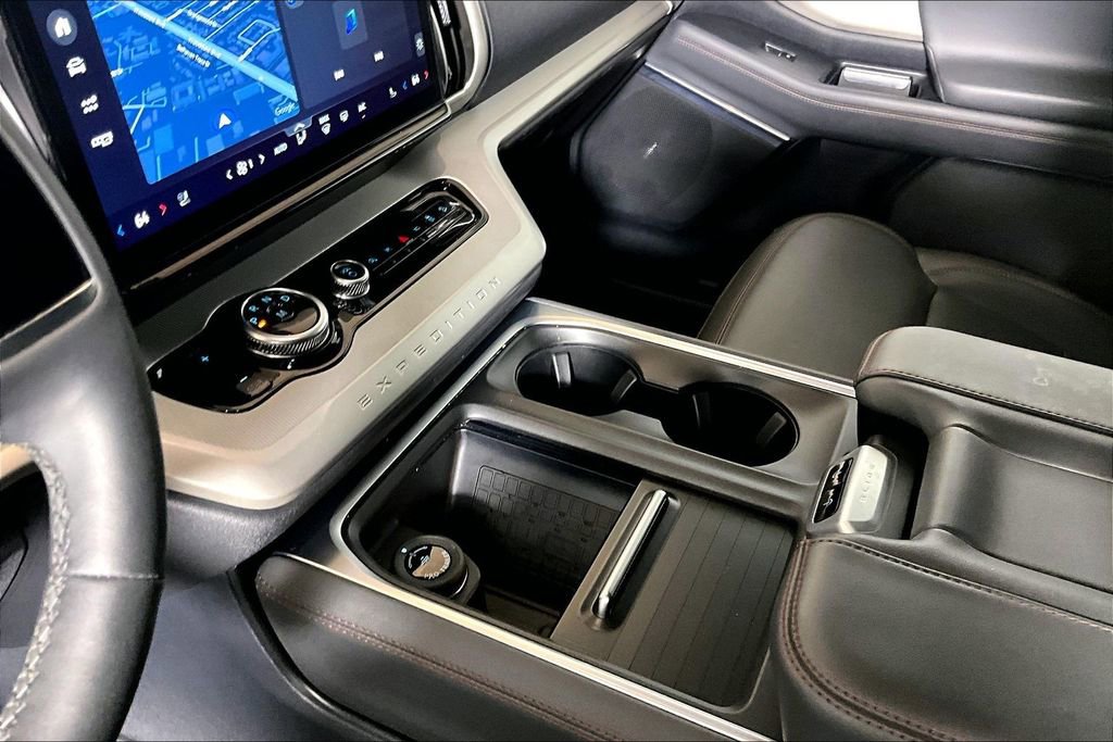 Certified 2025 Ford Expedition Active AWD/4WD image 13