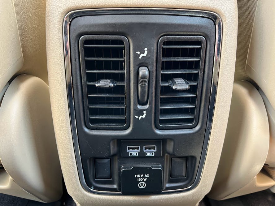 Used 2019 Jeep Grand Cherokee Limited image 41