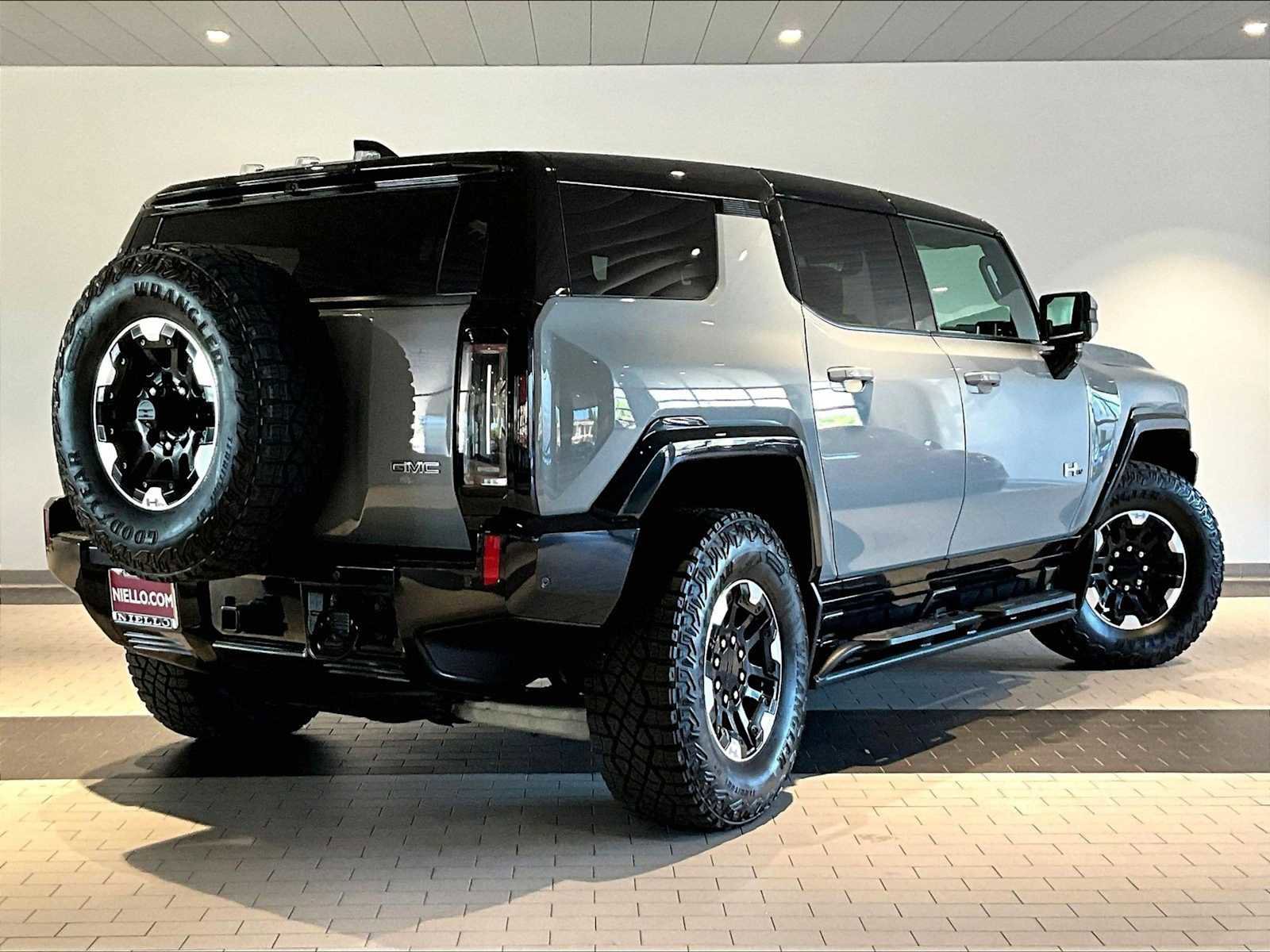 Used 2024 GMC Hummer EV 2X w/ Extreme Off-Road Package image 10