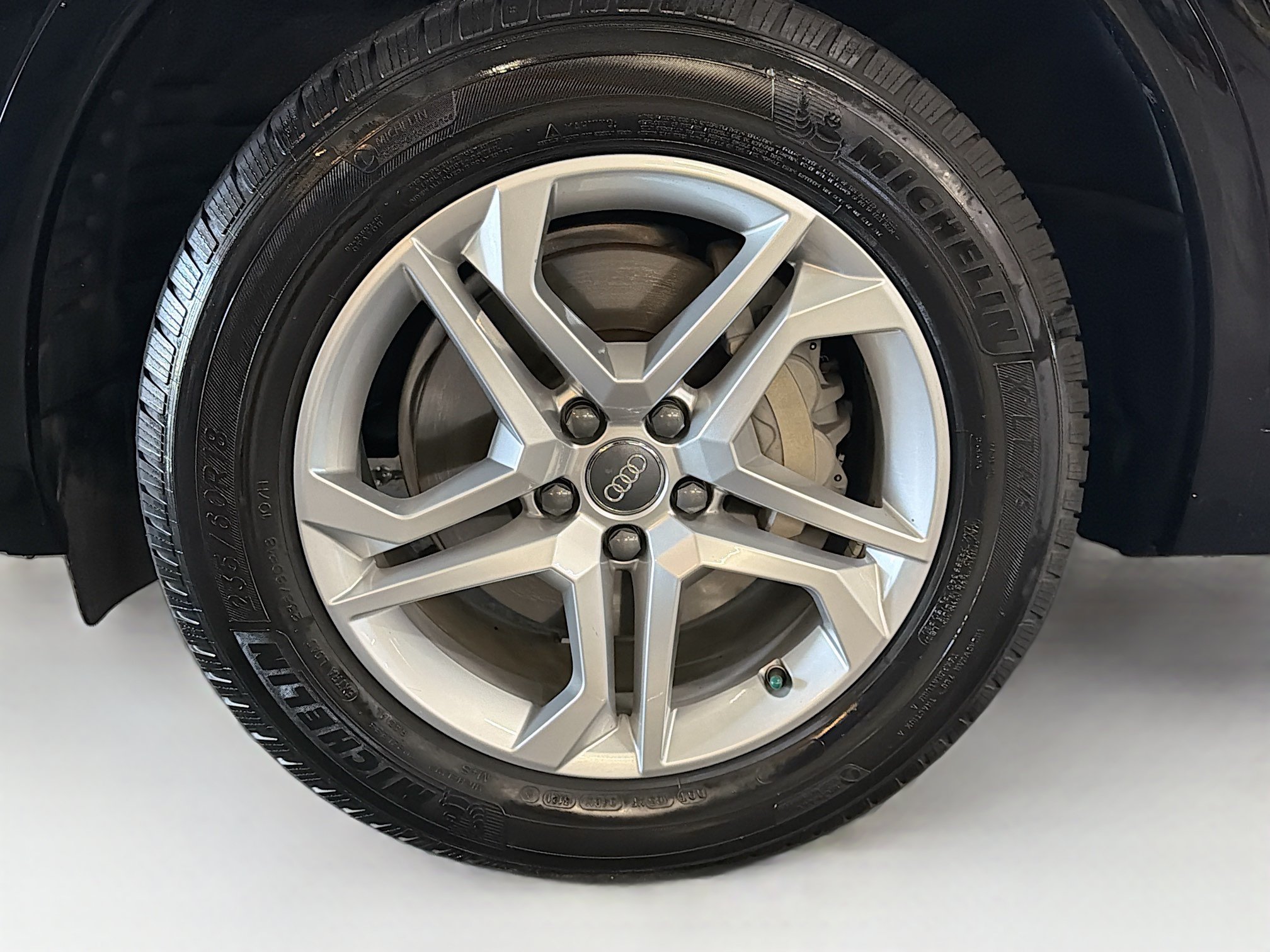 Used 2018 Audi Q5 2.0T Premium Plus w/ Premium Plus Package AWD/4WD image 11