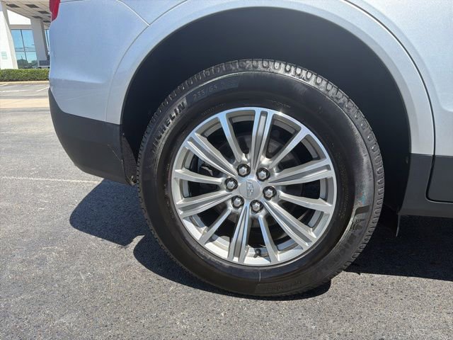 Used 2017 Cadillac XT5 Luxury w/ Driver Awareness Package FWD image 6