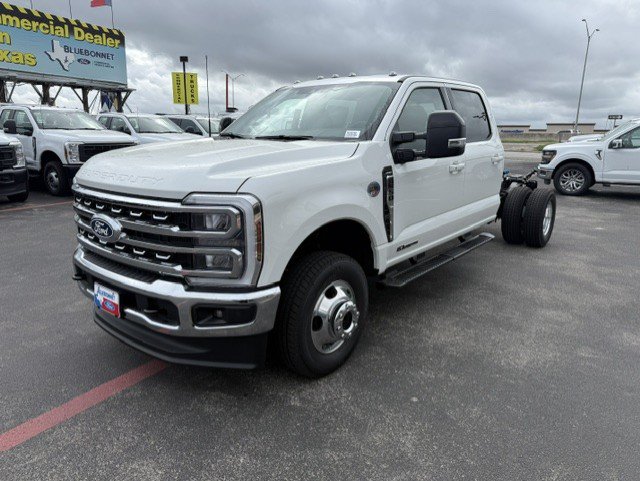 Used 2027 Ford F350 Lariat AWD/4WD image 2