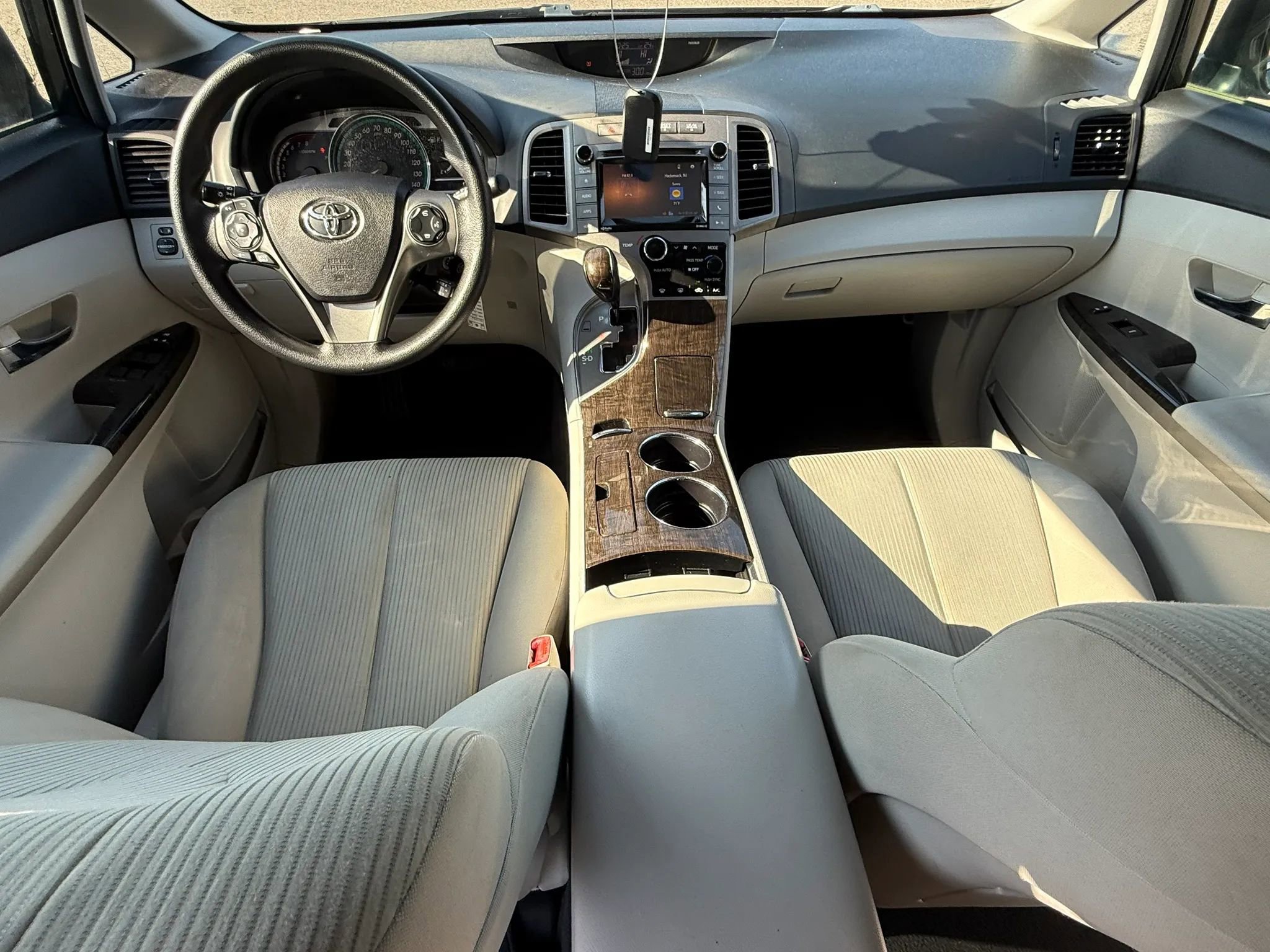 Used 2015 Toyota Venza LE AWD/4WD image 30