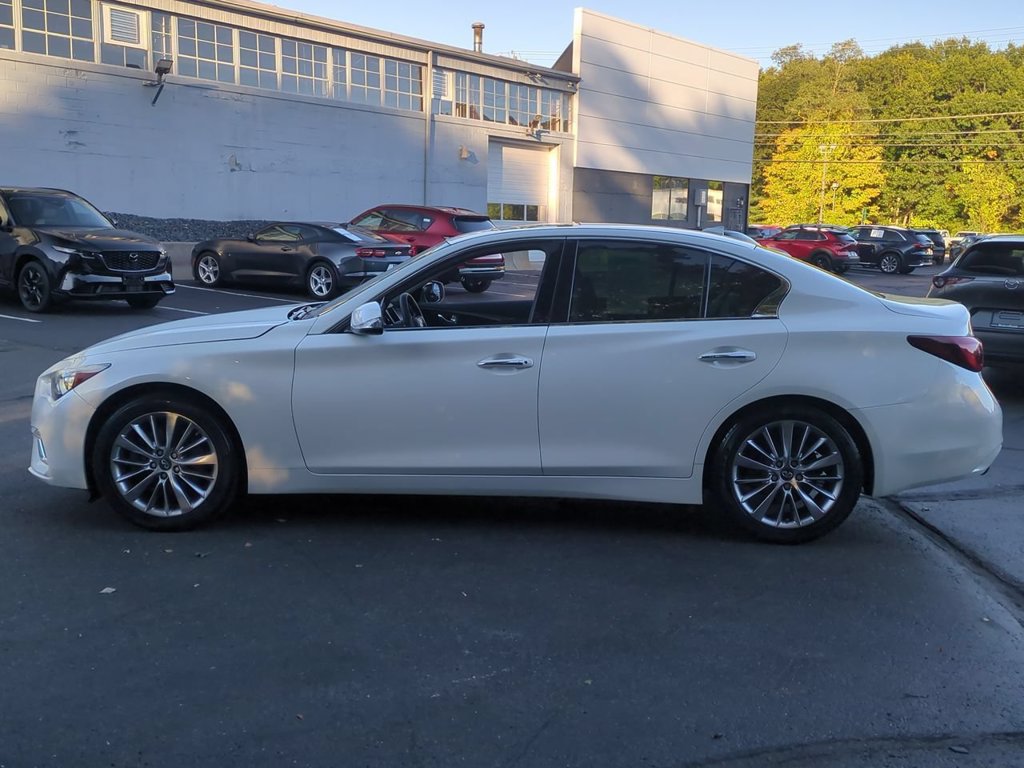 Used 2018 INFINITI Q50 Luxe w/ Essential Package (3.0T Luxe) AWD/4WD image 7