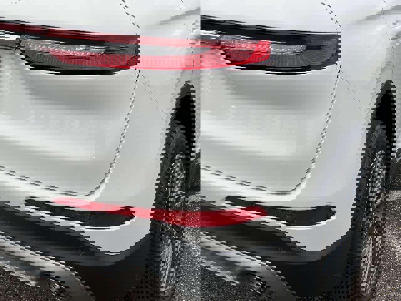 Used 2023 Lincoln Corsair Reserve w/ Equipment Group 201A image 39