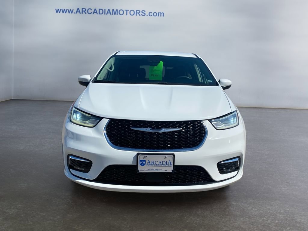 Used 2023 Chrysler Pacifica Touring-L FWD image 8