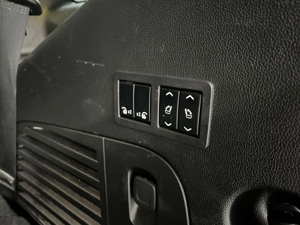 Used 2018 Chevrolet Tahoe LT w/ Luxury Package image 28